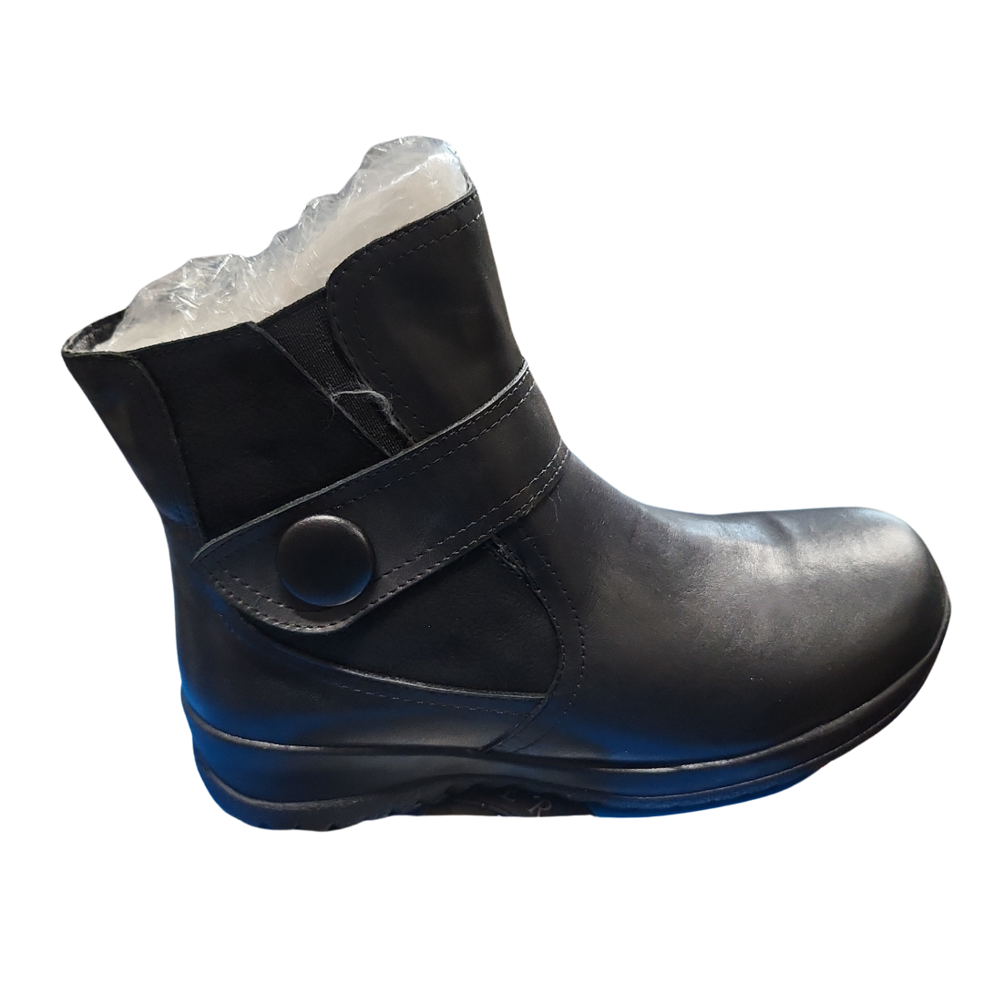 Infinity Plus Black Boots 54-1041