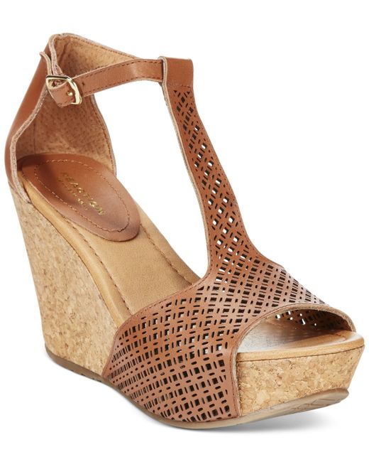 Kenneth Cole Reaction Women's Sole Tan Wedge Platform Heels