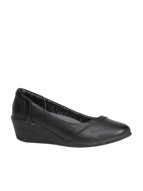 Hush Puppies by Bata Women's Lily Ware Black Wedge Pumps