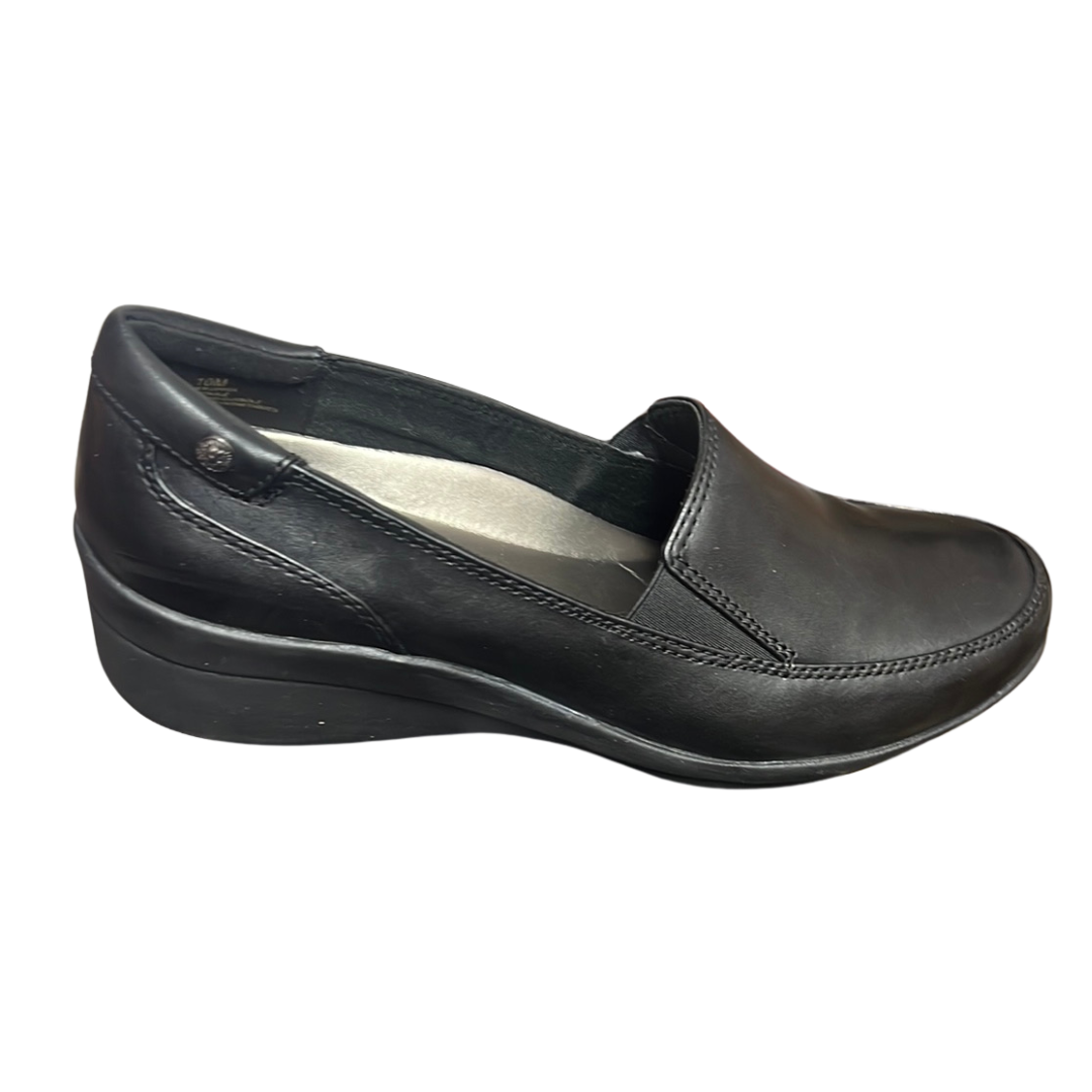 Anne Klein's Akgunnar Black Leather Slip Ons